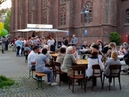 照片: Carlos-Stadt-Gespr&amp;auml;ch